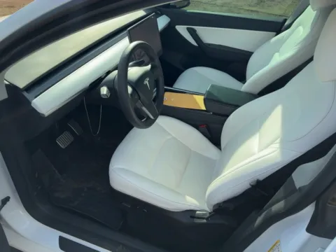 More photos of 2021 Tesla Model Y Long Range at AutoGiant USA Fishers, IN