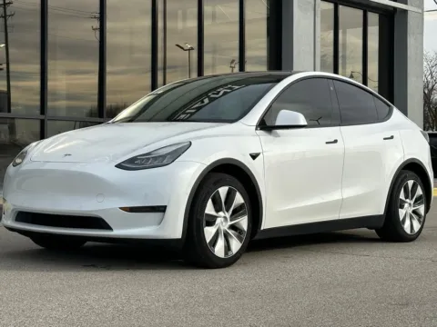 More photos of 2021 Tesla Model Y Long Range at AutoGiant USA Fishers, IN