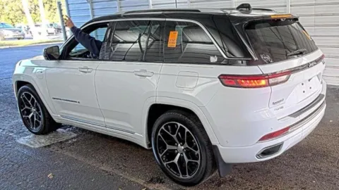 More photos of 2022 Jeep Grand Cherokee Summit Reserve 4xe at AutoGiant USA Fishers, IN