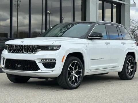 More photos of 2022 Jeep Grand Cherokee Summit Reserve 4xe at AutoGiant USA Fishers, IN