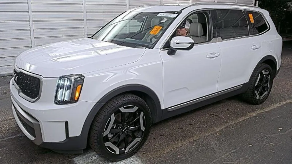 White 2023 Kia Telluride EX for sale in Fishers, IN