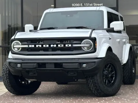White 2025 Ford Bronco Outer Banks for sale in Fishers, IN