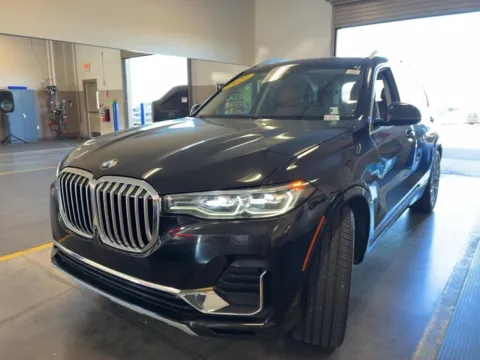 Blue 2021 BMW X7 xDrive40i for sale in Fishers, IN