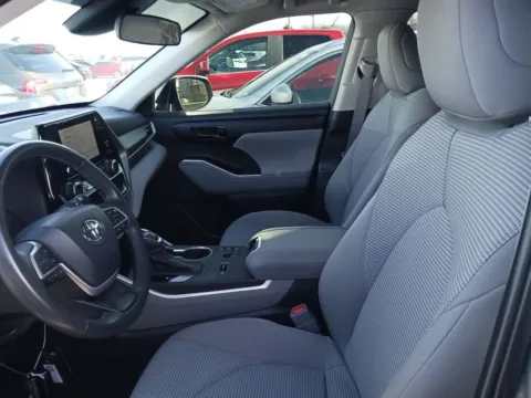 More photos of 2023 Toyota Highlander LE at AutoGiant USA Fishers, IN