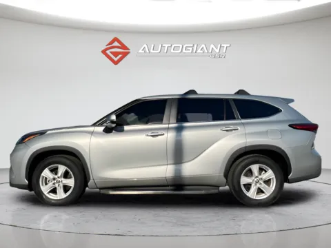 More photos of 2023 Toyota Highlander LE at AutoGiant USA Fishers, IN