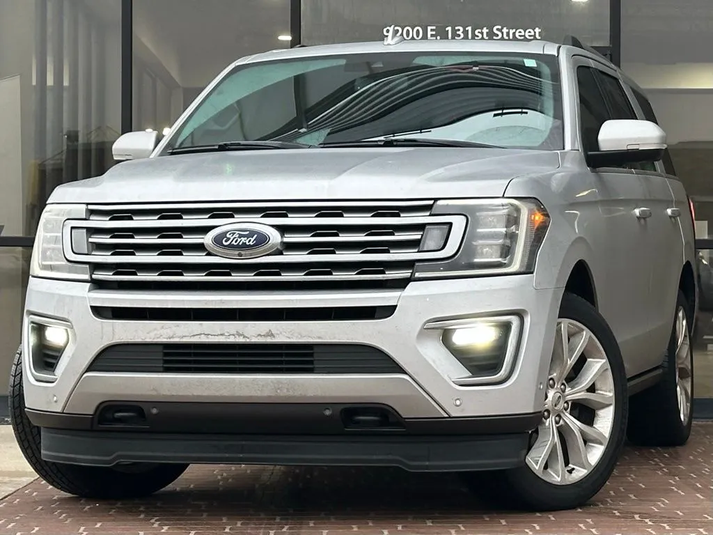 Silver 2018 Ford Expedition Limited for sale in Fishers, IN
