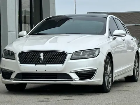 More photos of 2017 Lincoln MKZ Reserve at AutoGiant USA Fishers, IN
