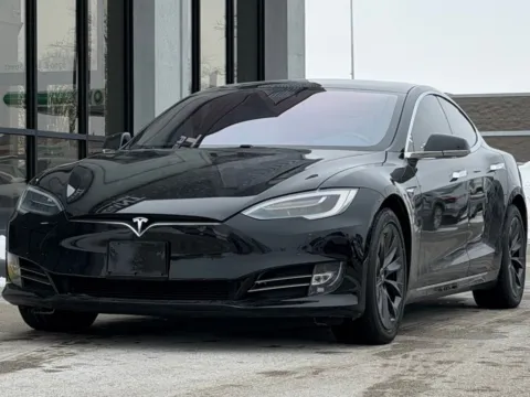 More photos of 2020 Tesla Model S Long Range at AutoGiant USA Fishers, IN