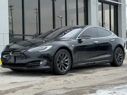More photos of 2020 Tesla Model S Long Range at AutoGiant USA Fishers, IN