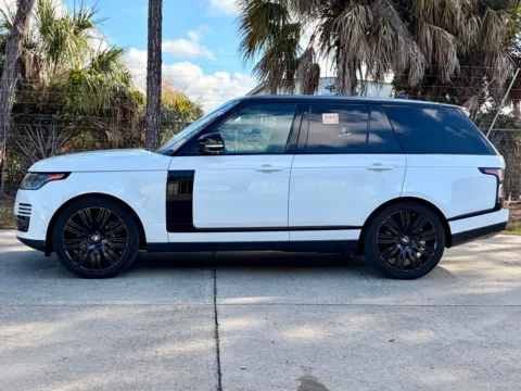 Another view of 2020 Land Rover Range Rover HSE for sale in Fishers, IN at AutoGiant USA Fishers