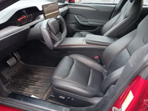 More photos of 2021 Tesla Model S Plaid at AutoGiant USA Fishers, IN