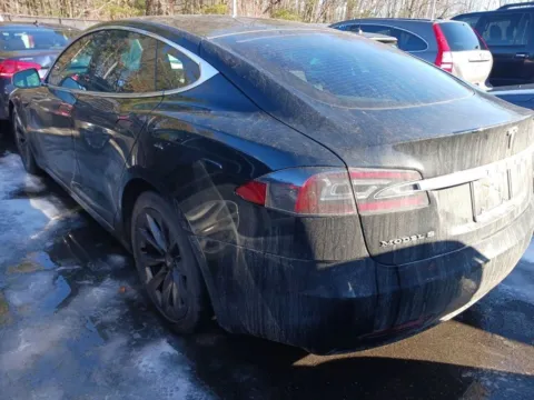 More photos of 2018 Tesla Model S 75D at AutoGiant USA Fishers, IN
