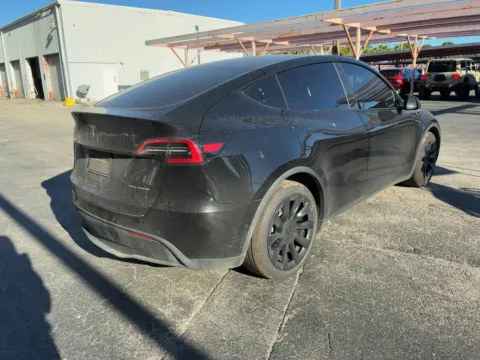 More photos of 2021 Tesla Model Y Long Range at AutoGiant USA Fishers, IN