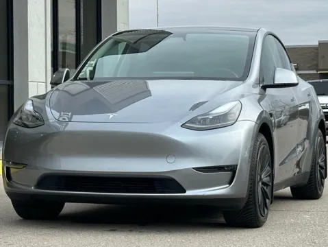 More photos of 2024 Tesla Model Y Long Range at AutoGiant USA Fishers, IN