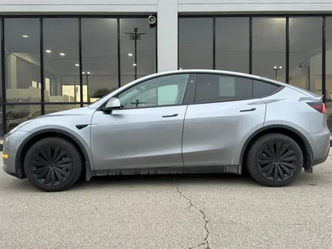 More photos of 2024 Tesla Model Y Long Range at AutoGiant USA Fishers, IN