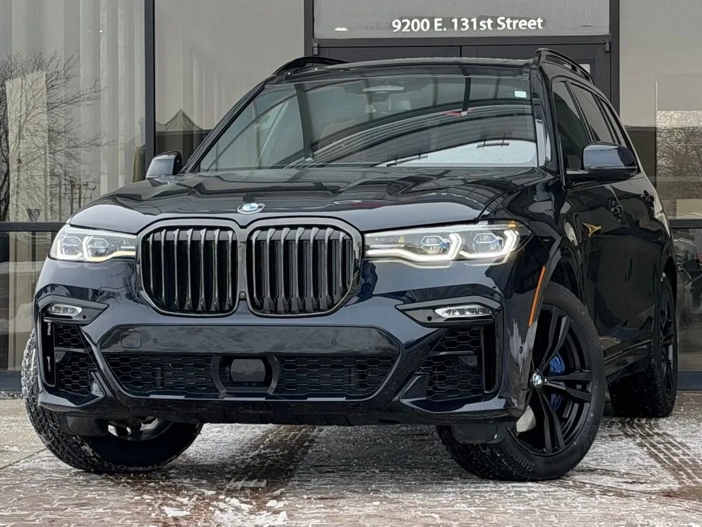 Black 2022 BMW X7 M50i for sale in Fishers, IN