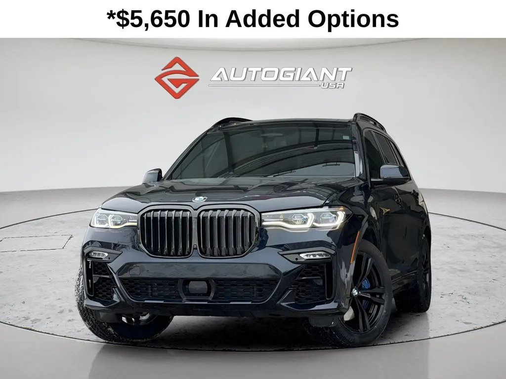2022 BMW X7 M50i's photo