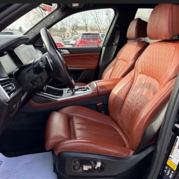 More photos of 2022 BMW X7 M50i at AutoGiant USA Fishers, IN