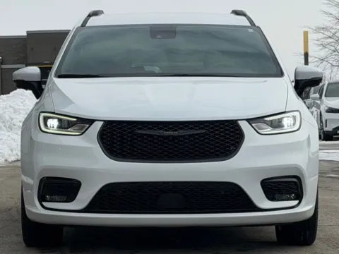 Another view of 2023 Chrysler Pacifica Touring L for sale in Fishers, IN at AutoGiant USA Fishers