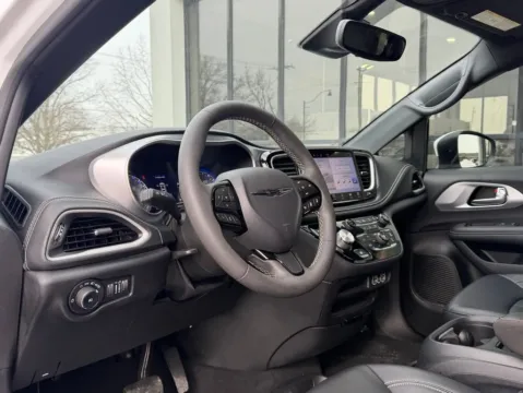 Photos of 2023 Chrysler Pacifica Touring L for sale in Fishers, IN at AutoGiant USA Fishers