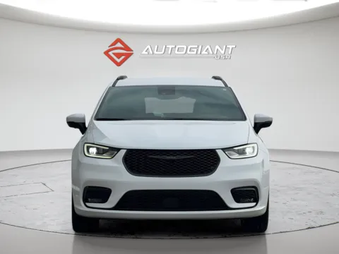 More photos of 2023 Chrysler Pacifica Touring L at AutoGiant USA Fishers, IN