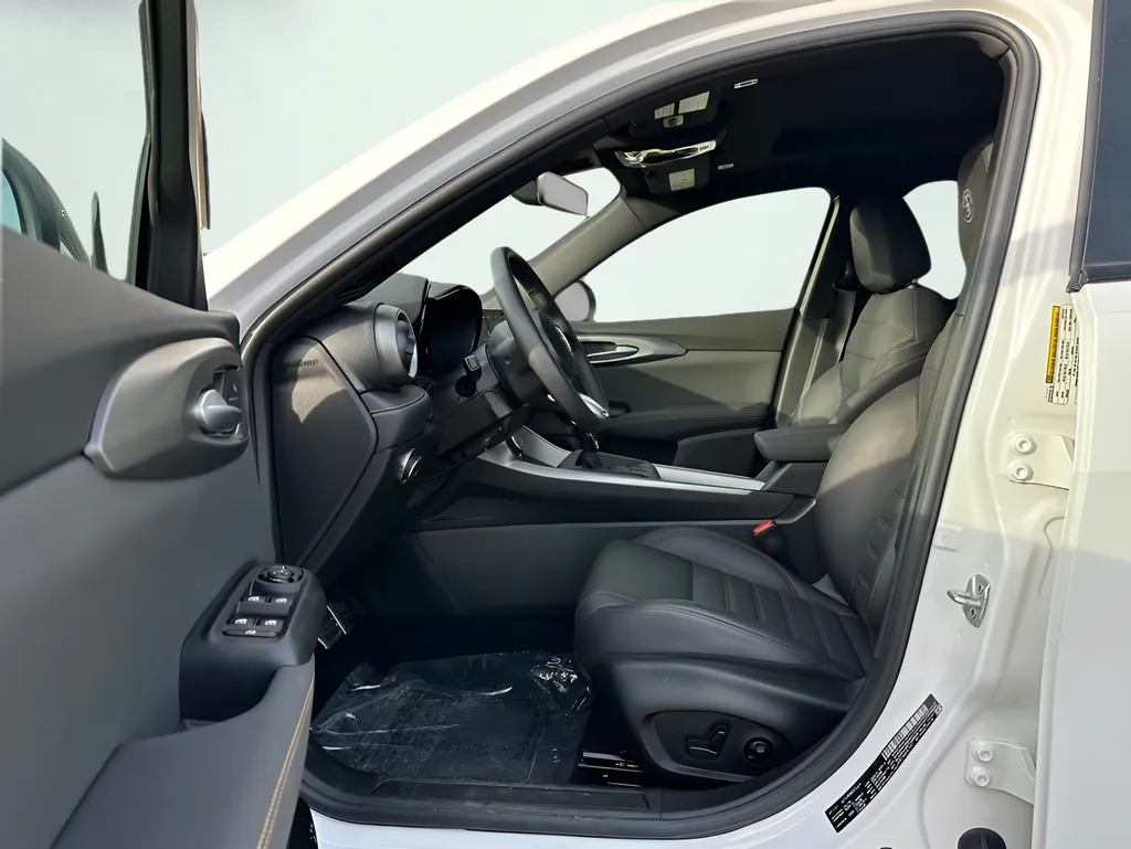 2025 Alfa Romeo Tonale Base - Photo 17