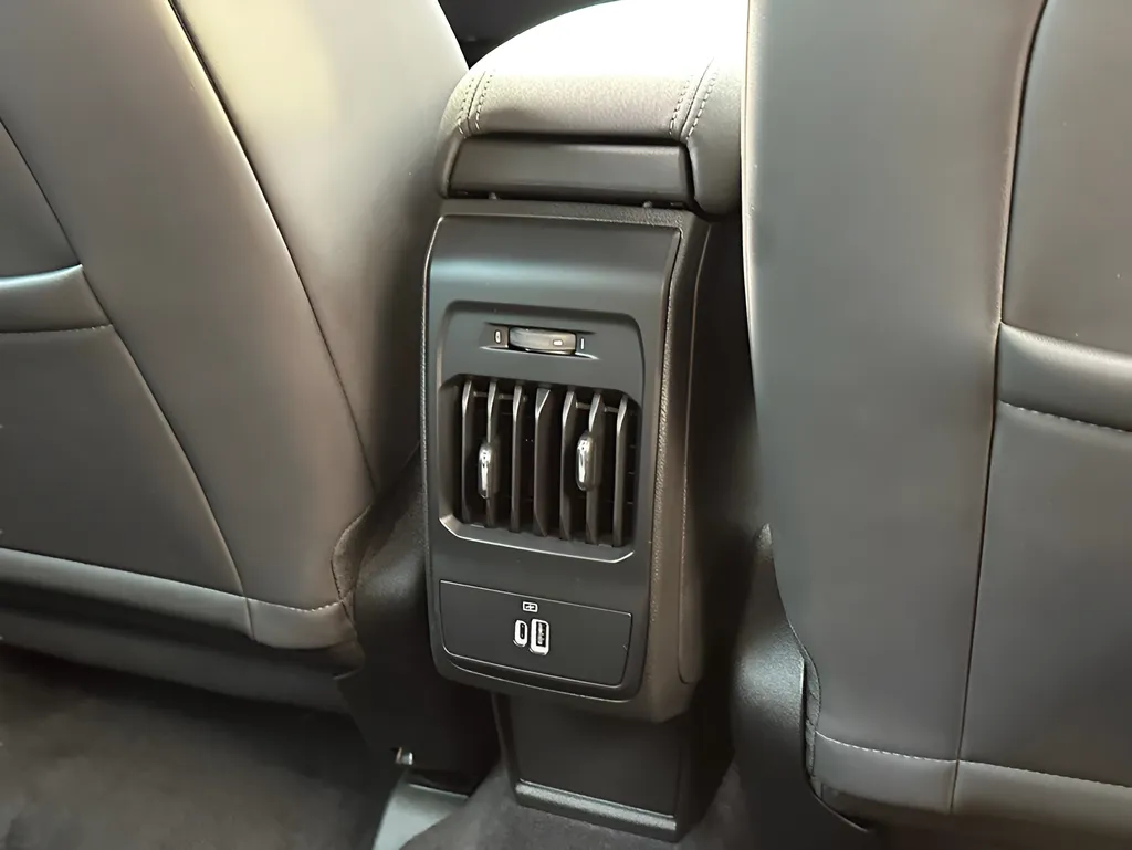 2025 Alfa Romeo Tonale Base - Photo 30