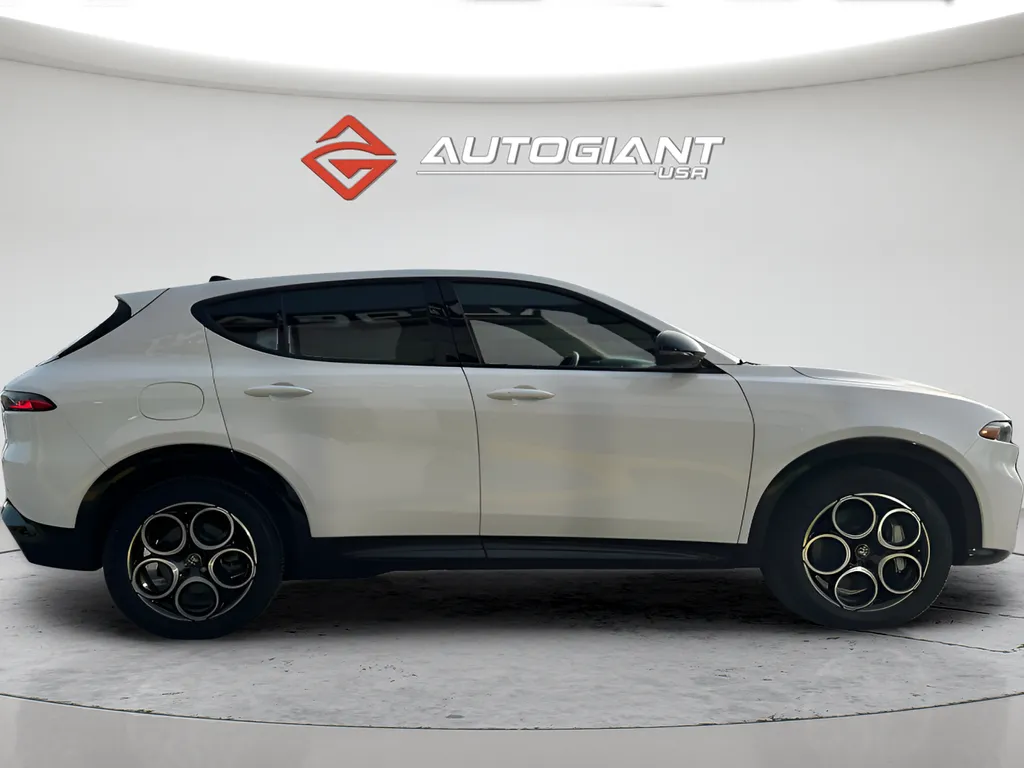 2025 Alfa Romeo Tonale Base - Photo 13