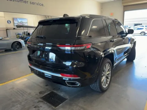More photos of 2023 Jeep Grand Cherokee Summit at AutoGiant USA Fishers, IN