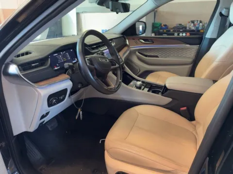 More photos of 2023 Jeep Grand Cherokee Summit at AutoGiant USA Fishers, IN