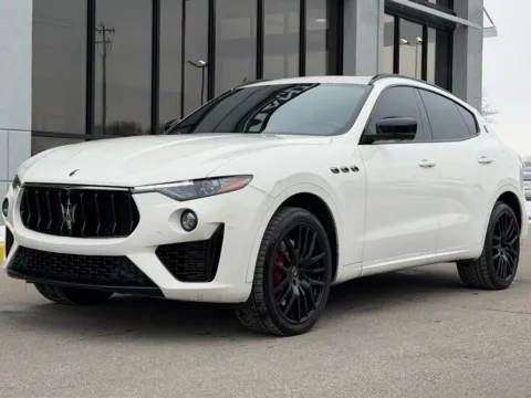 More photos of 2021 Maserati Levante S at AutoGiant USA Fishers, IN