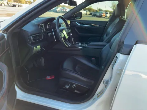 More photos of 2021 Maserati Levante S at AutoGiant USA Fishers, IN