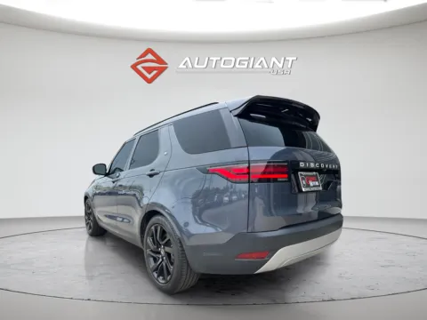 More photos of 2024 Land Rover Discovery S at AutoGiant USA Fishers, IN