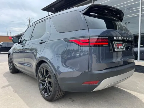 More photos of 2024 Land Rover Discovery S at AutoGiant USA Fishers, IN