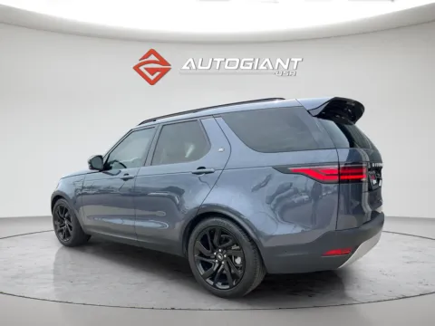 More photos of 2024 Land Rover Discovery S at AutoGiant USA Fishers, IN