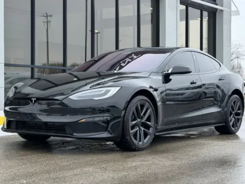 More photos of 2021 Tesla Model S Plaid at AutoGiant USA Fishers, IN