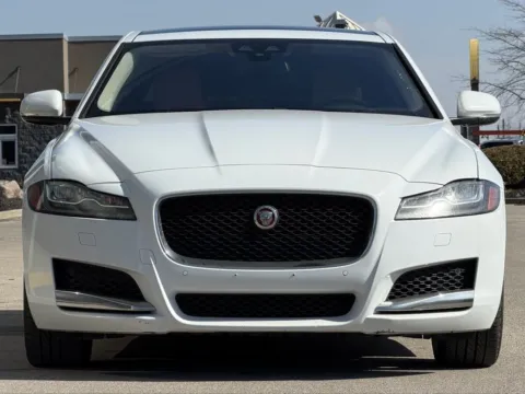 Photos of 2016 Jaguar XF 35t Premium for sale in Fishers, IN at AutoGiant USA Fishers