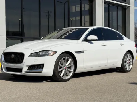 More photos of 2016 Jaguar XF 35t Premium at AutoGiant USA Fishers, IN