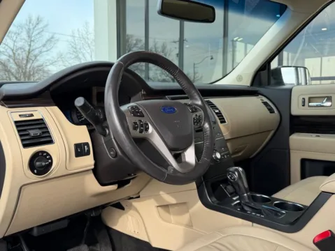 Photos of 2016 Ford Flex SEL for sale in Fishers, IN at AutoGiant USA Fishers