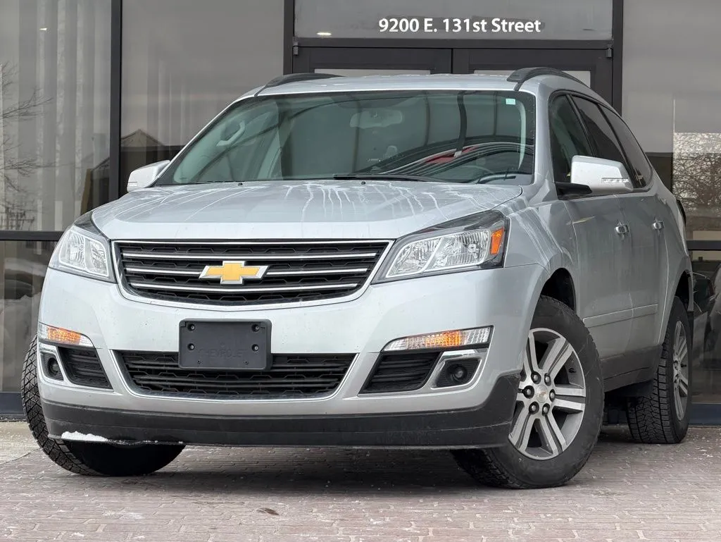 Silver 2016 Chevrolet Traverse LT for sale in Fishers, IN