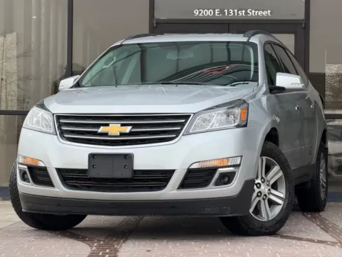 Silver 2016 Chevrolet Traverse LT for sale in Fishers, IN