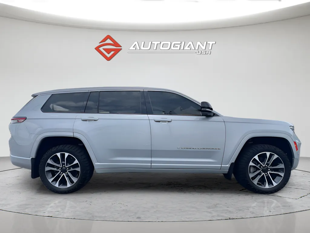 2022 Jeep Grand Cherokee L Overland - Photo 11