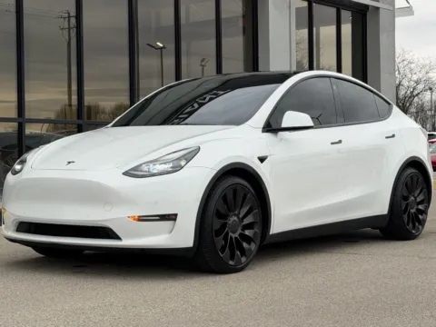 More photos of 2022 Tesla Model Y Performance at AutoGiant USA Fishers, IN