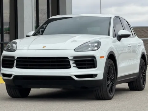 More photos of 2020 Porsche Cayenne at AutoGiant USA Fishers, IN