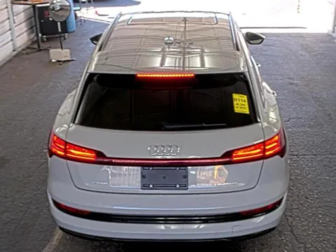 More photos of 2021 Audi e-tron Premium at AutoGiant USA Fishers, IN