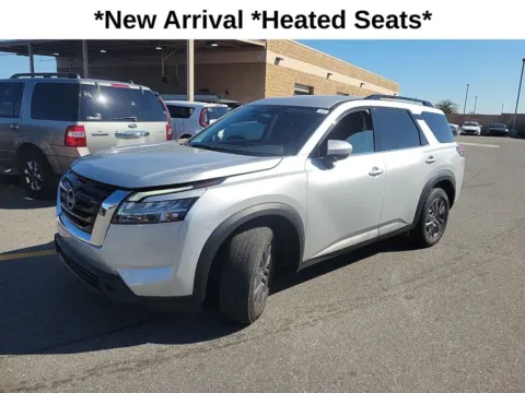 Silver 2022 Nissan Pathfinder SV for sale in Fishers, IN