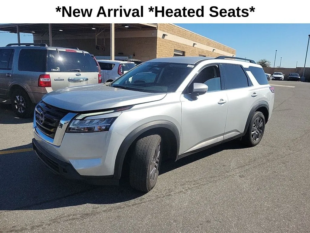 Silver 2022 Nissan Pathfinder SV for sale in Fishers, IN