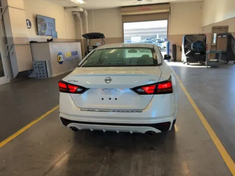 More photos of 2020 Nissan Altima 2.5 SV at AutoGiant USA Fishers, IN