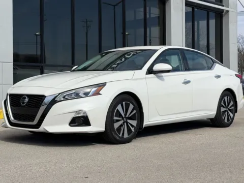 More photos of 2020 Nissan Altima 2.5 SV at AutoGiant USA Fishers, IN