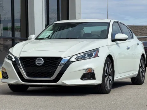 More photos of 2020 Nissan Altima 2.5 SV at AutoGiant USA Fishers, IN